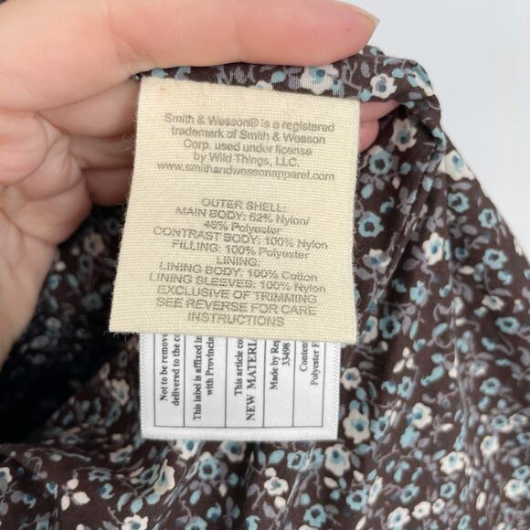 Smith & Wesson Women’s Conceal Carry Range Tracking Jacket Quilted Medium Gun - Picture 6 of 12